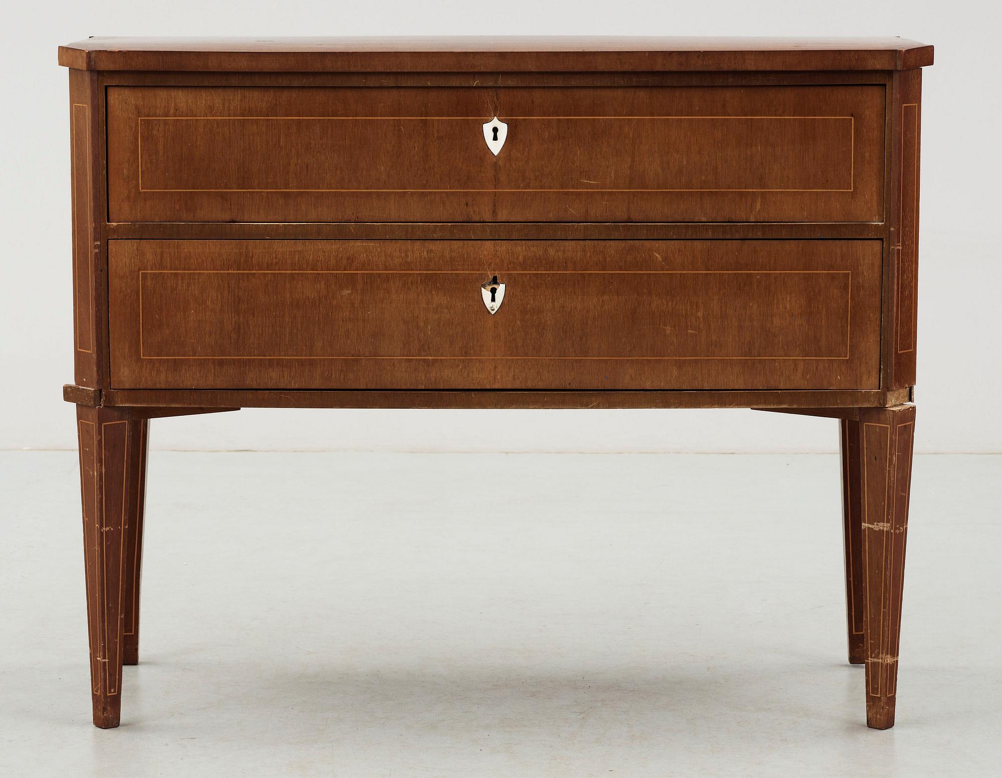 BYRÅ, gustaviansk stil, 1900-talets början.