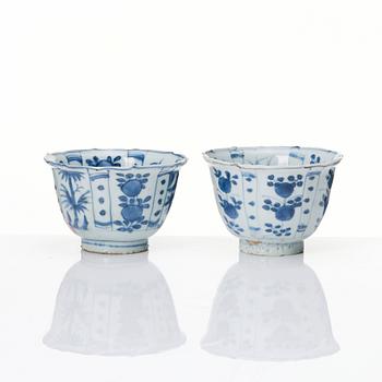 Two blue and white bowls, Ming dynasty, Wanli (1572-1620).