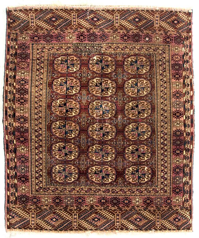 A semiantique/antique Tekke Turkmen ca 120 x 110 cm.