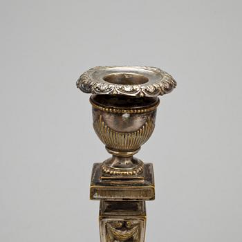 LJUSSTAKAR, ett par, argent haché, 1800-tal.