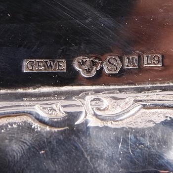 SOCKERSKÅL, GRÄDDKANNA SAMT BRICKA, silver. Rokokostil. Tyskland resp GEWE, 1900-talets senare del.
