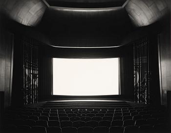131. Hiroshi Sugimoto, "Draken, Göteborg", 2001.