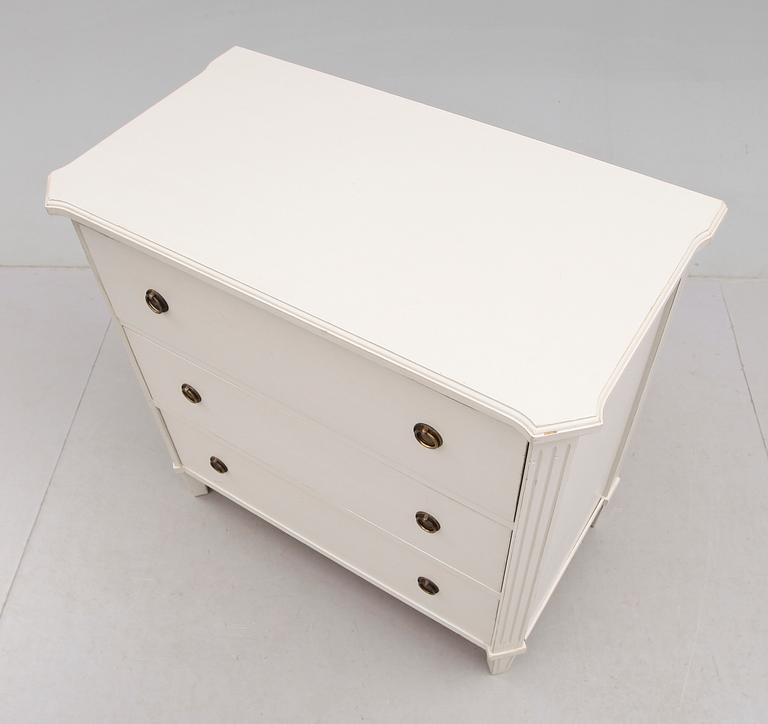 BYRÅ, gustaviansk stil, 1900-talets andra hälft.