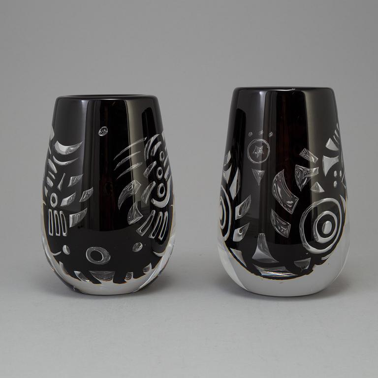 LARS HELLSTEN, vaser, 2 st, glas, Orrefors Gallery -88.