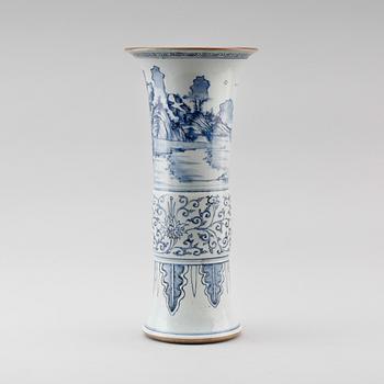 VAS, porslin, Kina, Kangxistil, 1900-tal.