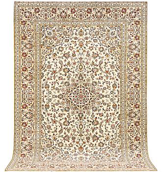 A Kashan carpet, c. 295 x 197 cm .