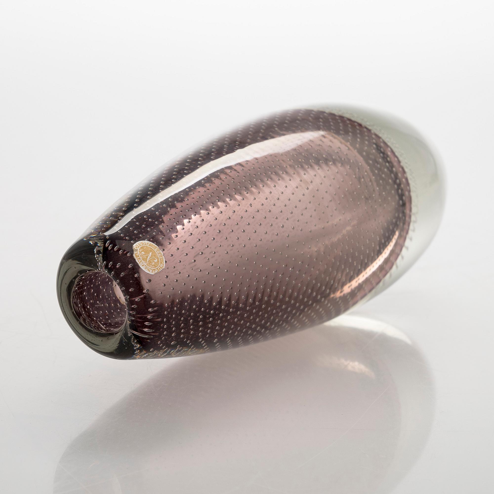 Gunnel Nyman, vas, modell "GN 26", signerad G. Nyman Nuutajärvi Notsjö -51.