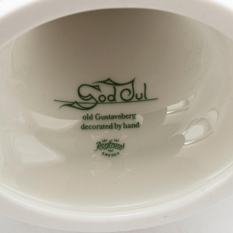A Swedish Christmas porcelain dinner service "God Jul", 19-pieces, Gustavsberg.