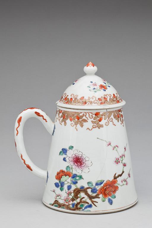 KAFFEKANNA med LOCK, kompaniporslin. Qing dynastin, Yongzheng (1723-35).