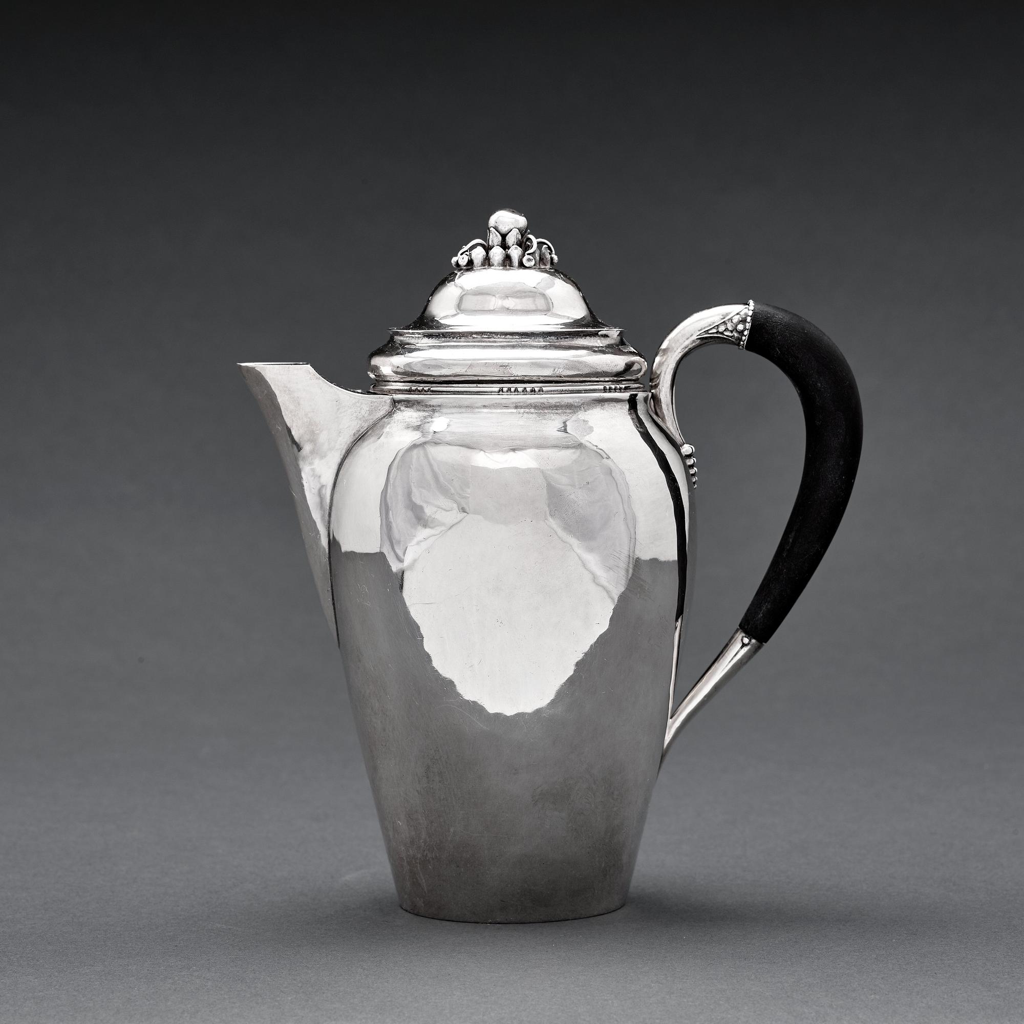 kaffekanna, Köpenhamn 1919, 830/1000 silver, designnr 251.