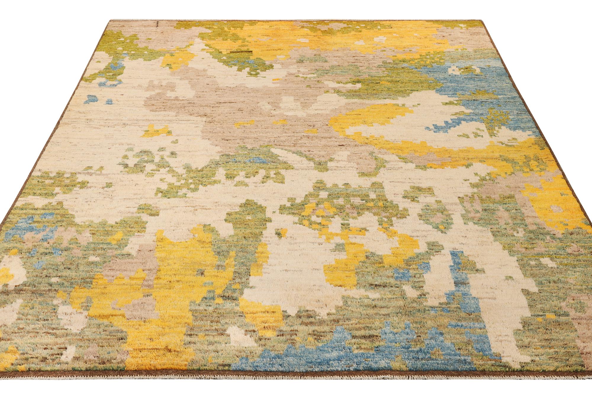 Matta, Ushak design, ca. 295 x 247 cm.