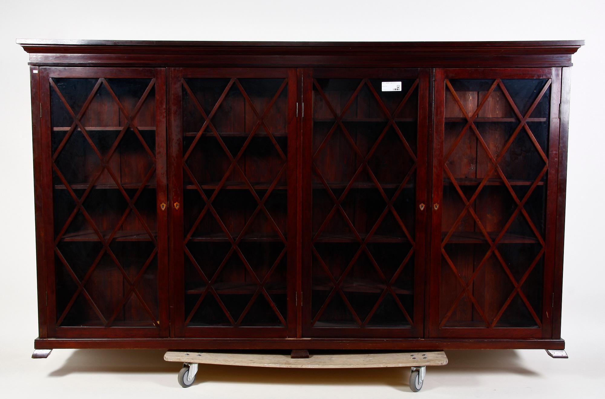 BOKSKÅP, engelsk stil.