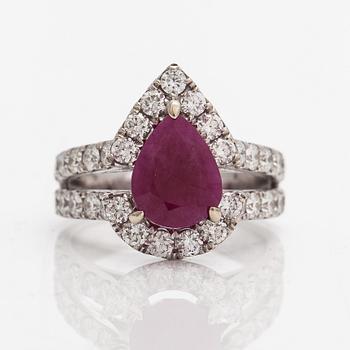 AN 18K white gold ring with diamonds ca. 1.84 ct in total and a ca. 3.50 ct ruby.