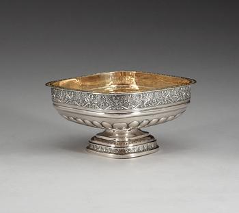 A Russian 19th century parcel-gilt bowl, makers mark of Jakob Wiberg, Moscow 1831.