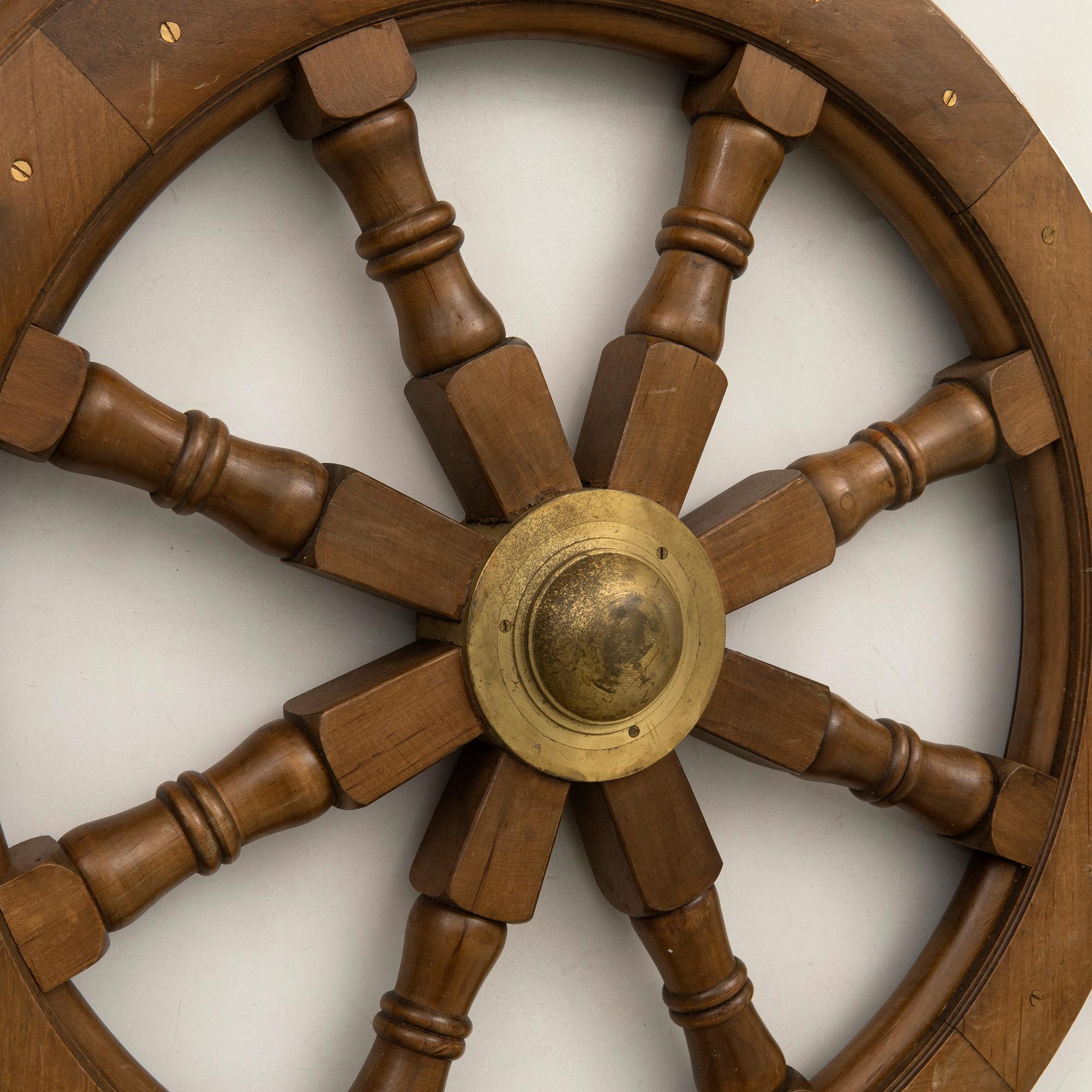 Steering wheel for a boat, first half of the 20th century.