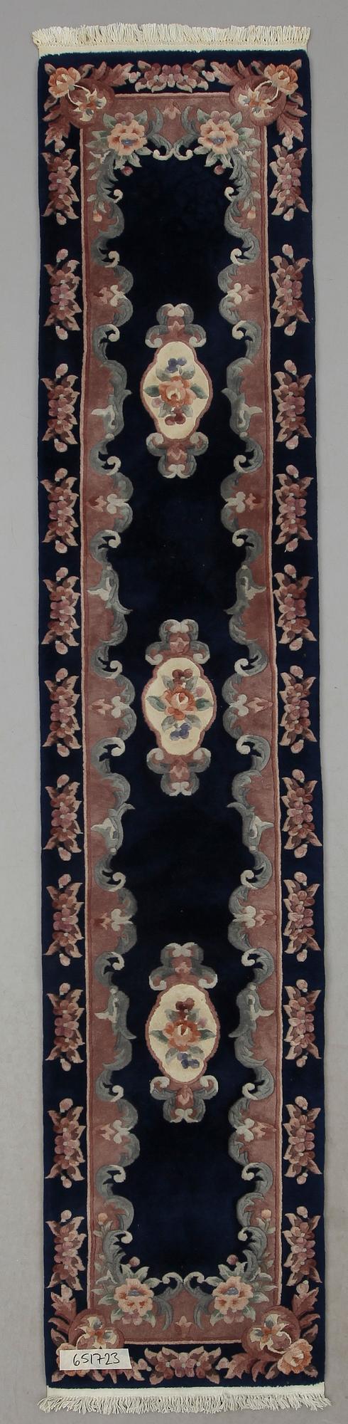 MATTA, galleri, Kina. Ca 340 x 70 cm.