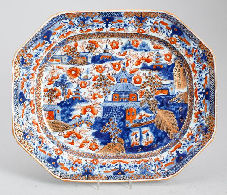 STEKFAT, porslin, Kina, Qianlong 1736-1795.