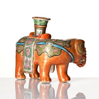 A Chinese Canton candle holder, Qing dynasty, 19th Century.