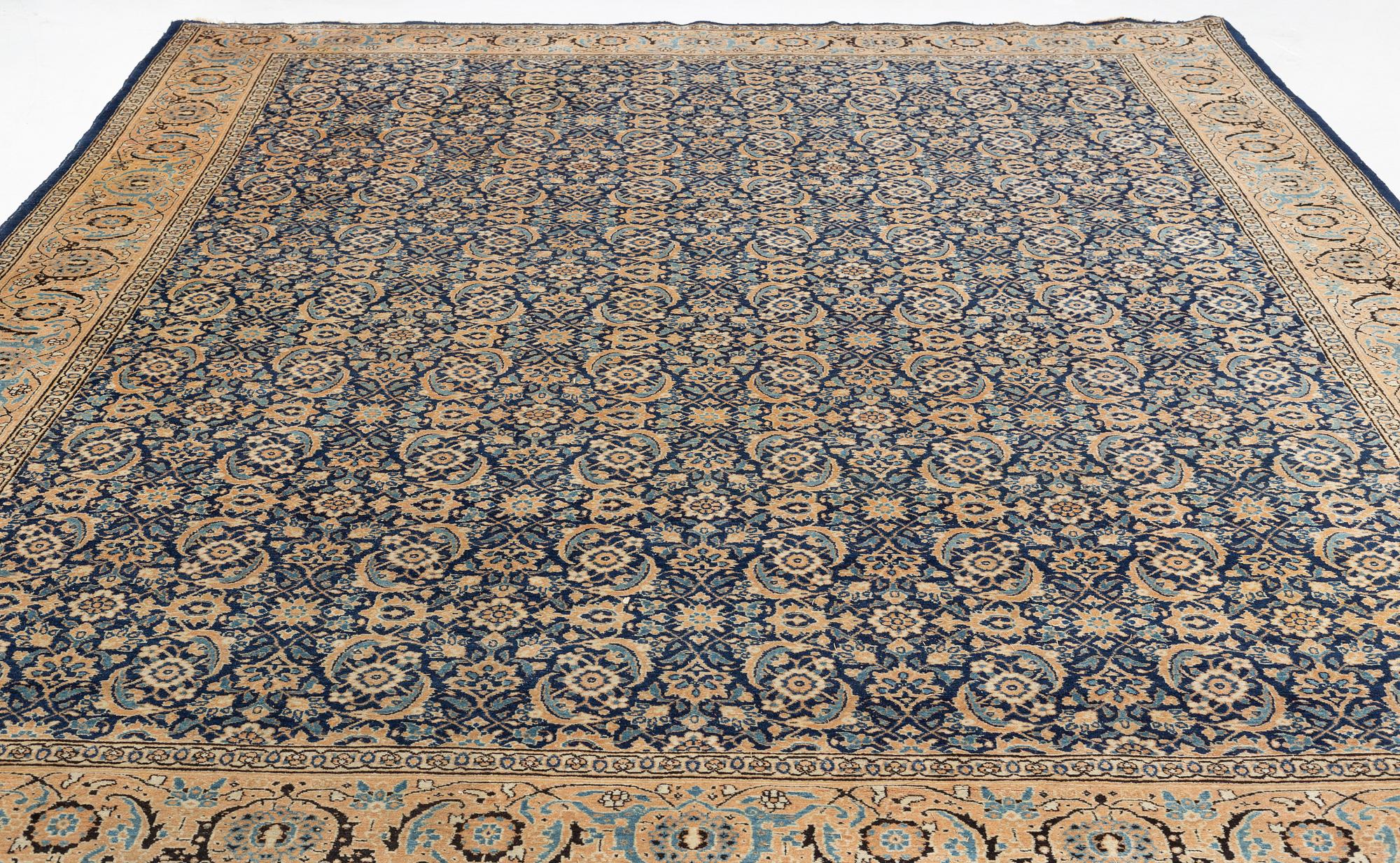 Matta, semiantik/old, Täbriz/Sarouk, ca 391 x 299 cm.