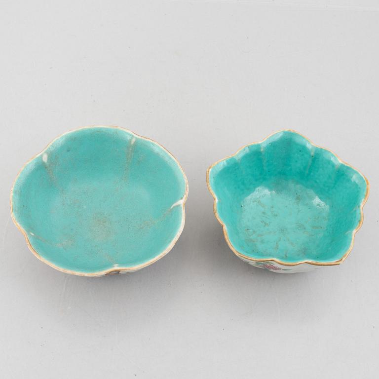 Two Chinese porcelain bowls, late Qing dynasty.