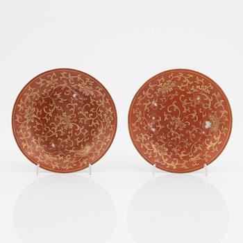 Two porcelain dishes, late Qing dynasty, China, around 1900.