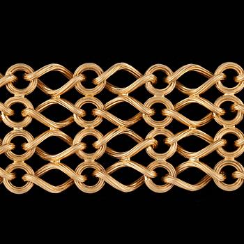 A 'collier de chien' (dog collar) necklace. Lenght 35 cm.