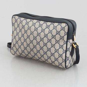Gucci, A vintage handbag.