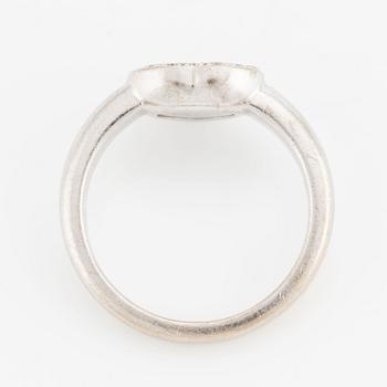 Chopard, ring, "Happy Diamonds" 18K white gold with brilliant-cut diamonds.