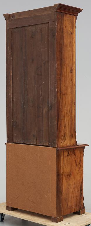 BOKSKÅP, nyrenässans, 1800-talets andra hälft.