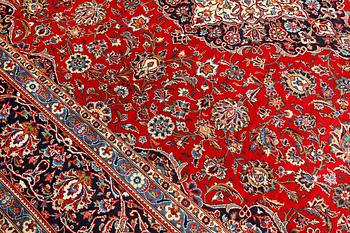 A Keshan carpet, approx. 418 x 315 cm.