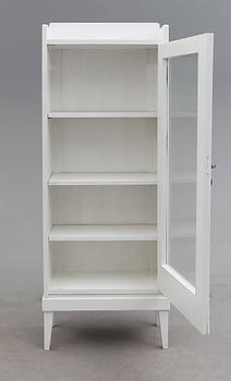 VITRINSKÅP, 1900-talets första hälft.