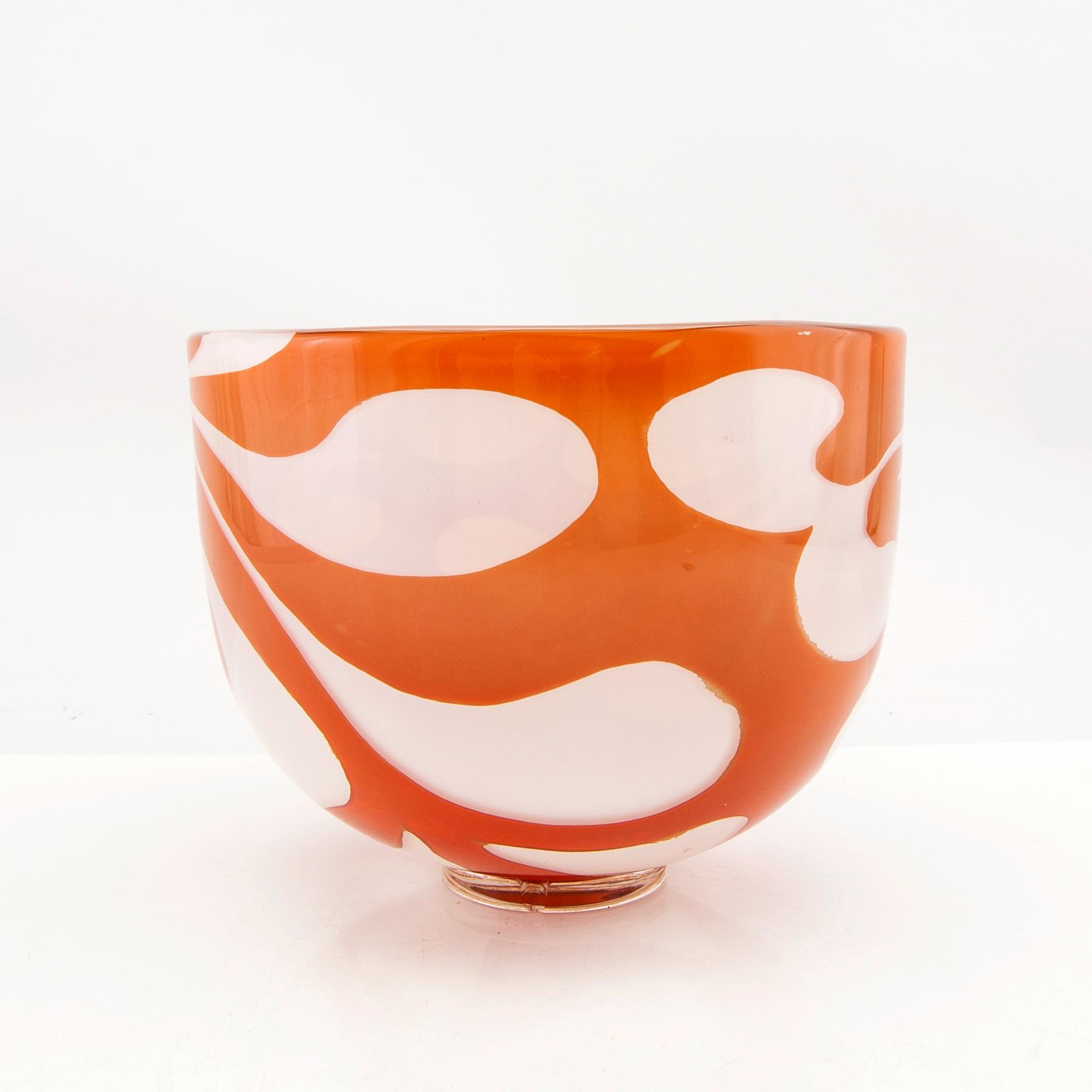Berit Johansson, bowl signed Orrefors 1972.