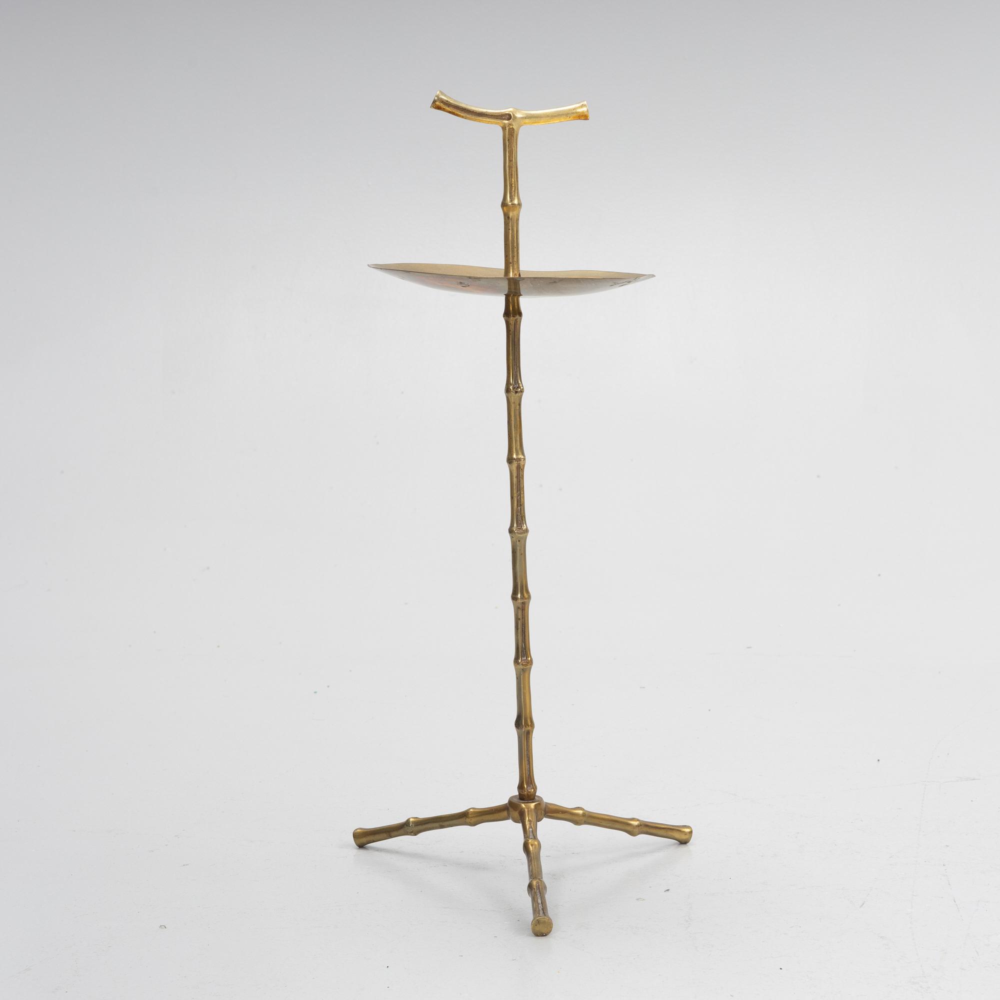 Ashtray on foot, second half of the 20th century.