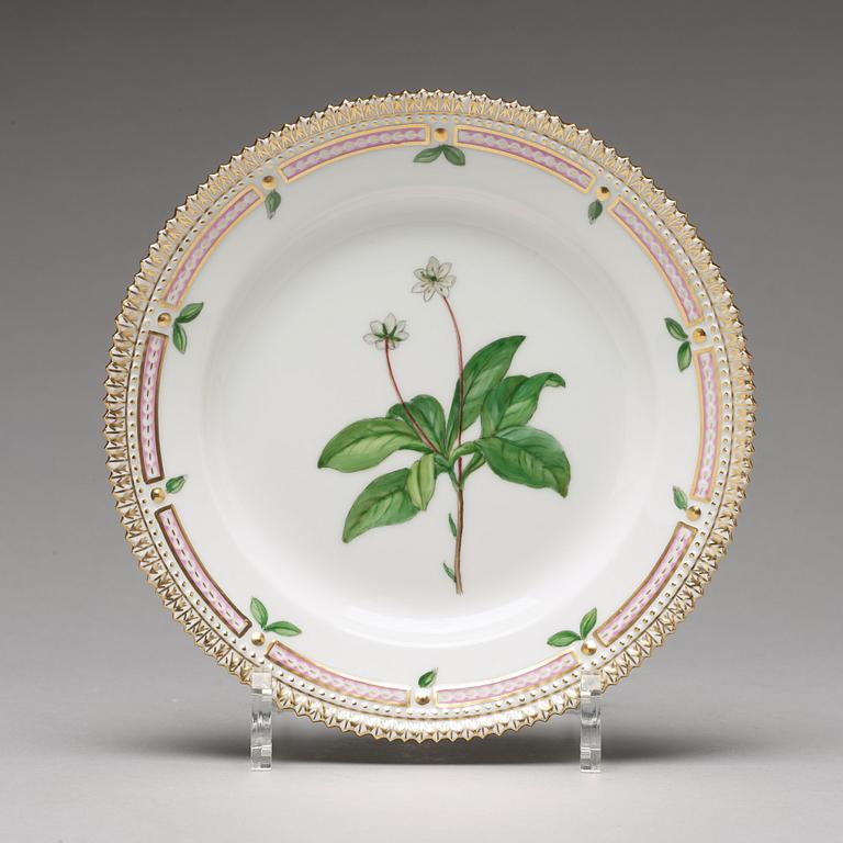 A set of 12 Royal Copenhagen "Flora Danica" dishes, Denmark, 20th Century.