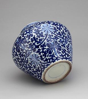 URNA, porslin, Ming-stil, Kina, 1800-tal.