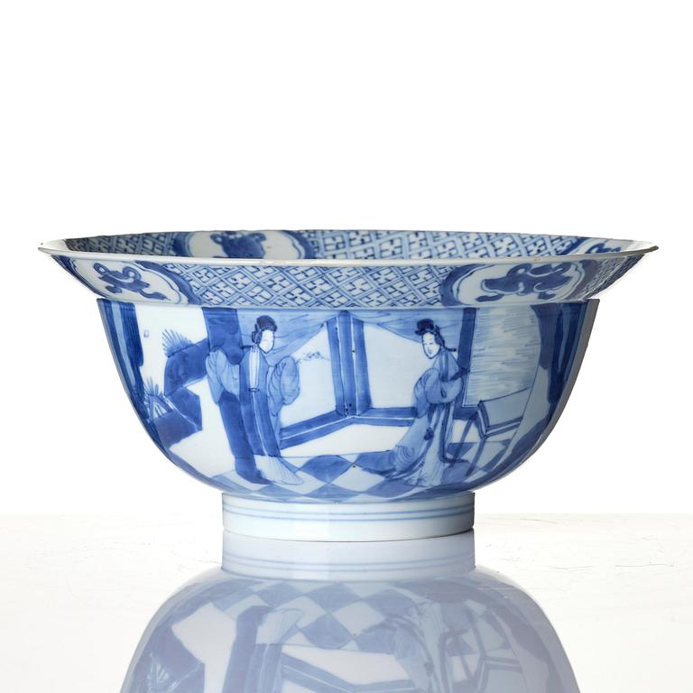 A blue and white 'figural' bowl, Qing dynasty, Kangxi (1662-1722).