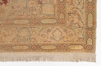 An antique Kayseri carpet, central Anatolia approx. 294 x 182 cm.