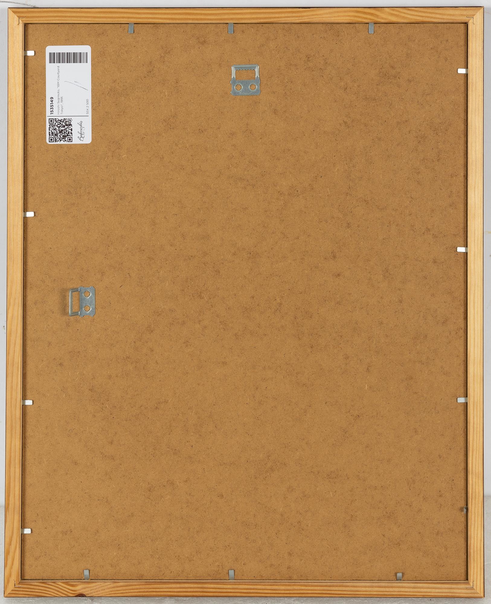 Hiroshi Sugimoto, "IBM Courtyard Tokyo", 1991.