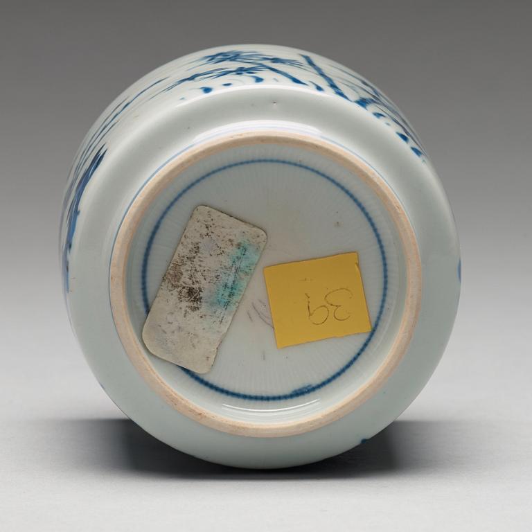 A Japanese blue and white bowl, 19th Century.