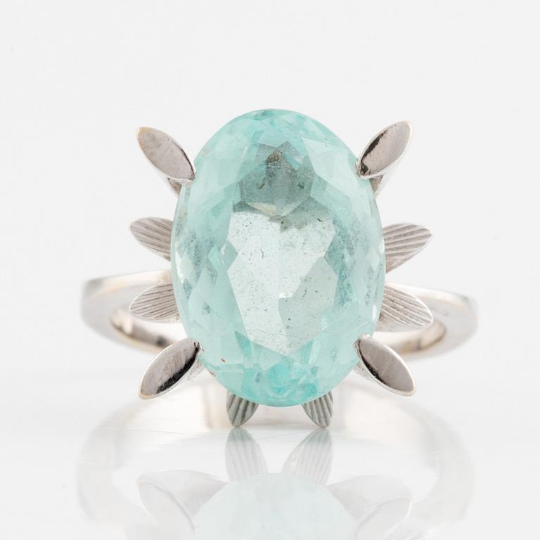 White gold and aquamarine ring.