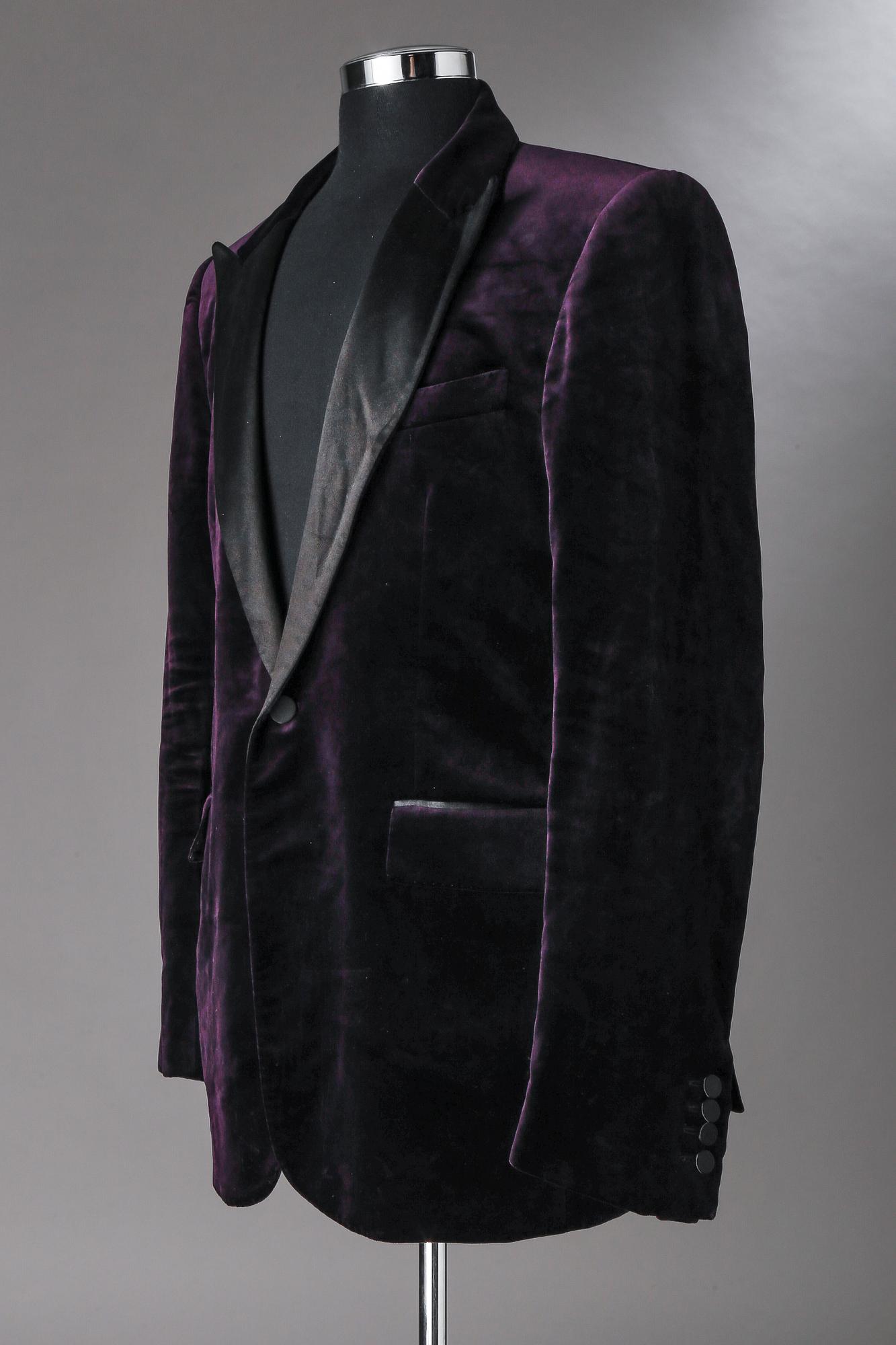 SMOKINGKAVAJ, Burberry.