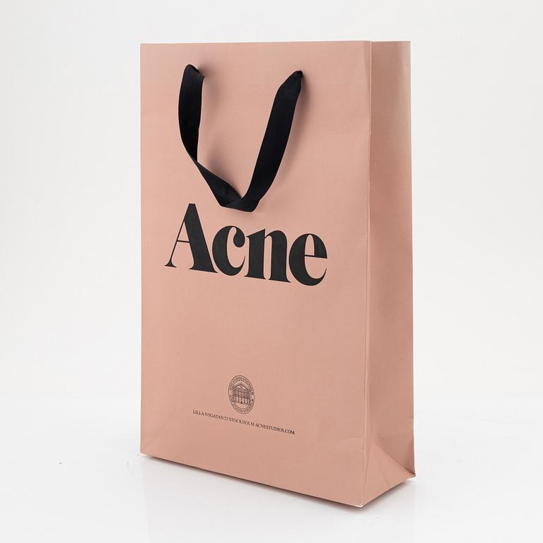 ACNE, tre mössor.