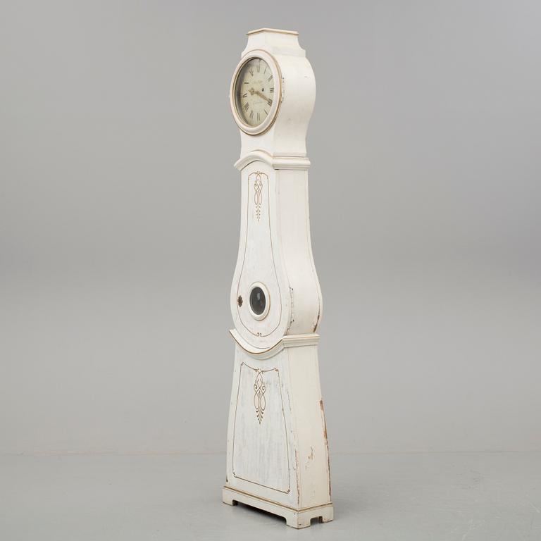 GOLVUR, 2 lod och pendel, Adam Basilier, Eskilstuna, verksam fram till 1782.