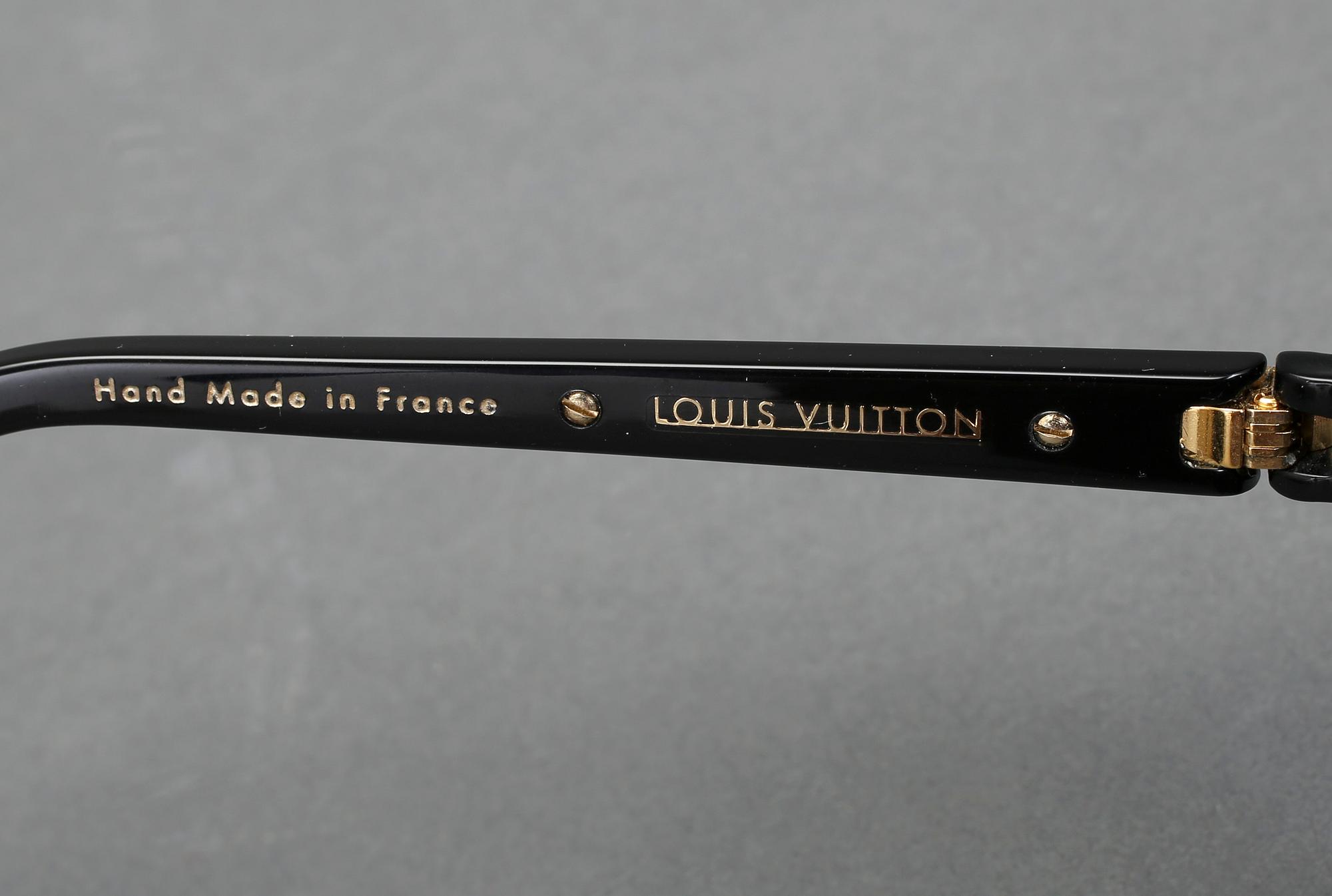 SOLGLASÖGON, "Evidence", Louis Vuitton.