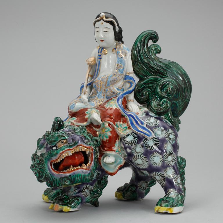SKULPTUR, porslin, "Kannon", Japan, omkring 1900.