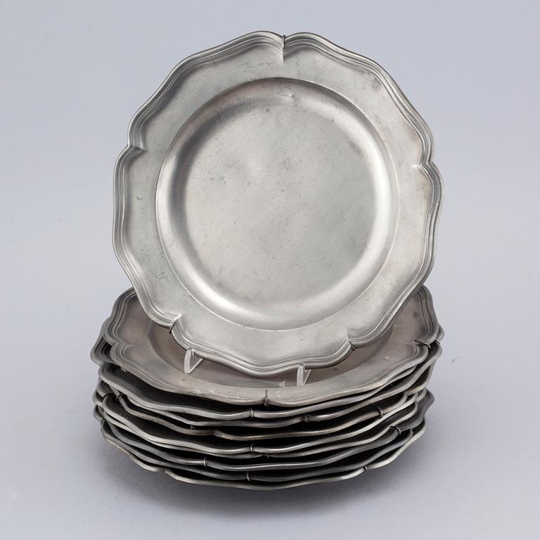 Ten pewter plates from Engl. Block Zinn, 20th century.