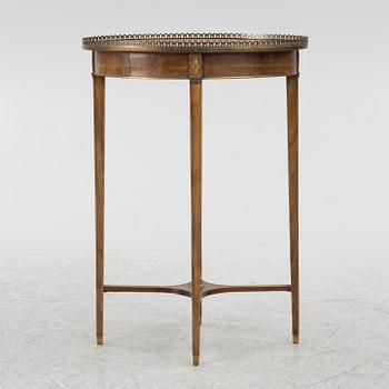 Sidobord, gustaviansk stil, omkring 1900.