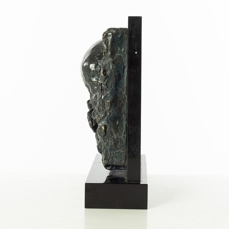 Gudmar Olovson, relief/skulptur. Signerad. Numrerad. Gjutarstämpel. Brons, total höjd 29 cm, längd 24 cm.