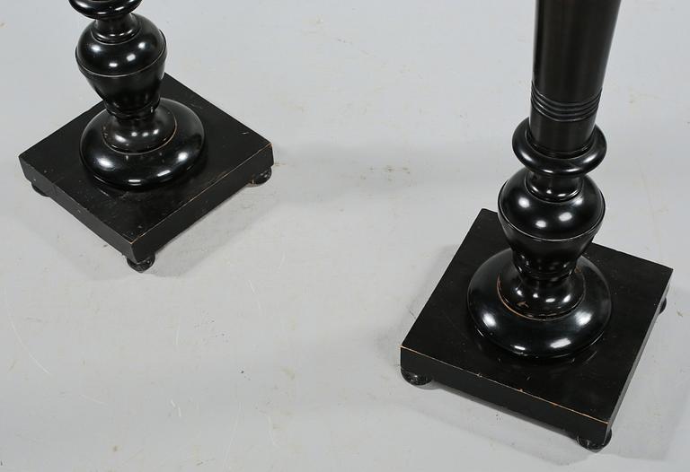 PIEDESTALER, ett par, 1900-tal.