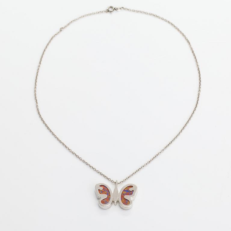 Nanny Still, A sterling silver and titanium necklace. Kultakeskus, Hämeenlinna.
